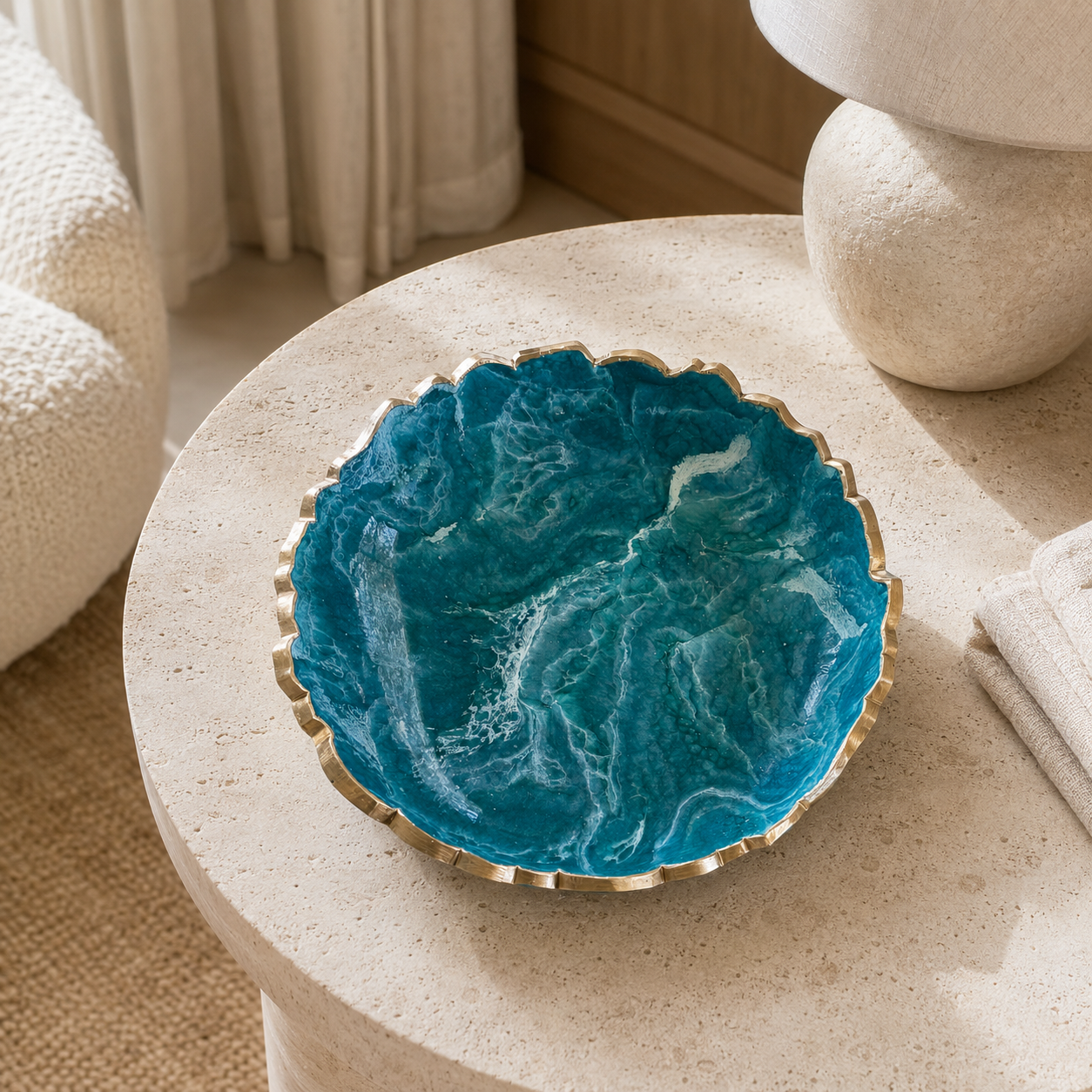 Small Ocean colors bowl, 8x2" geode design epoxy resin