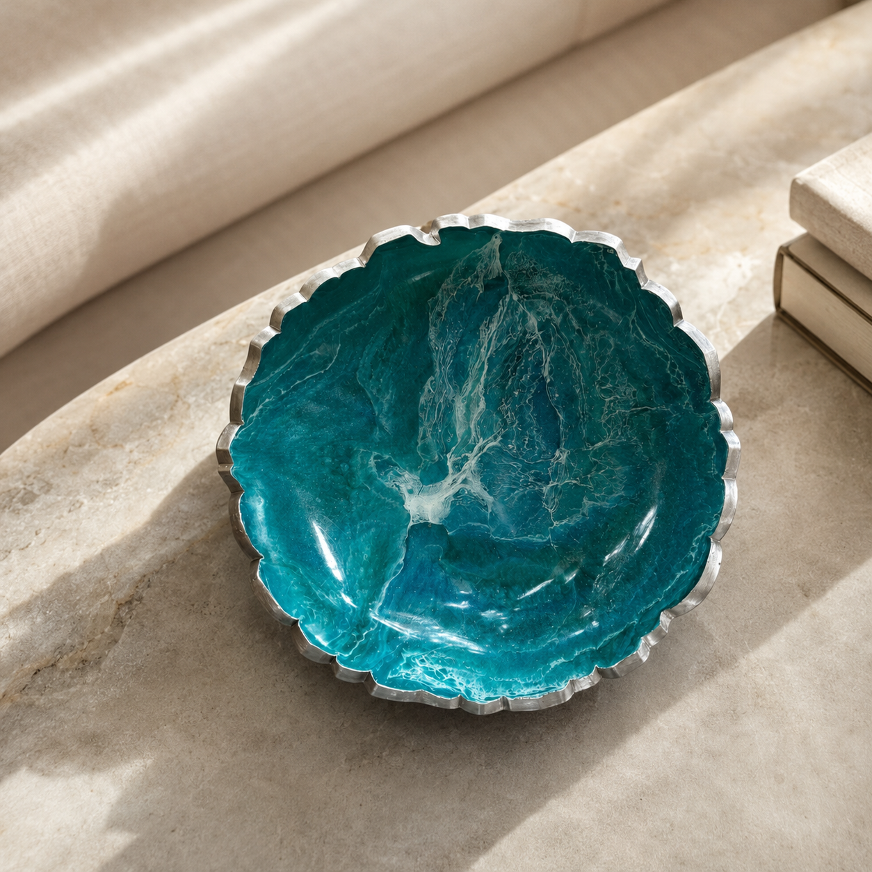Small Ocean colors bowl, 8x2" geode design epoxy resin
