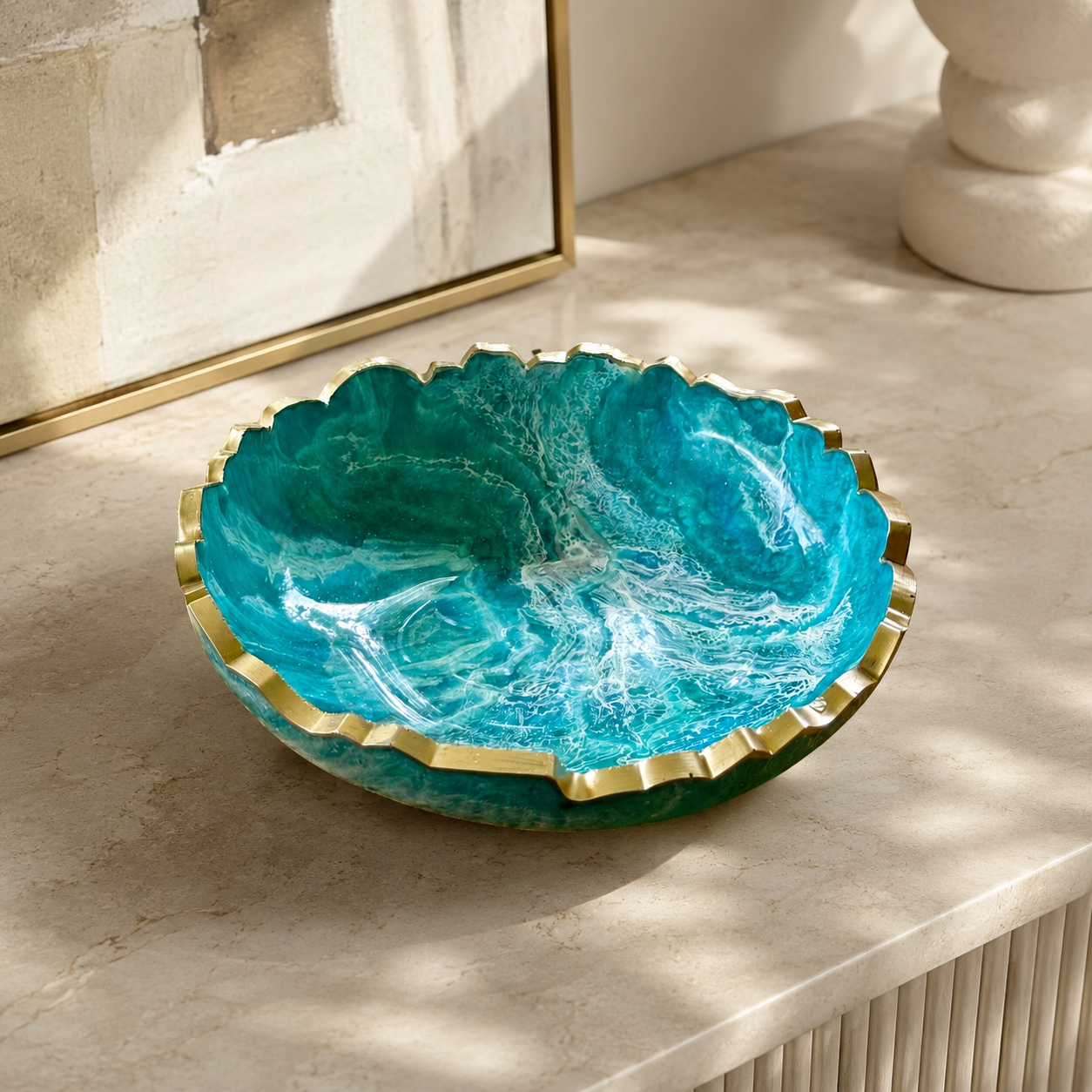 Small Ocean colors bowl, 8x2" geode design epoxy resin